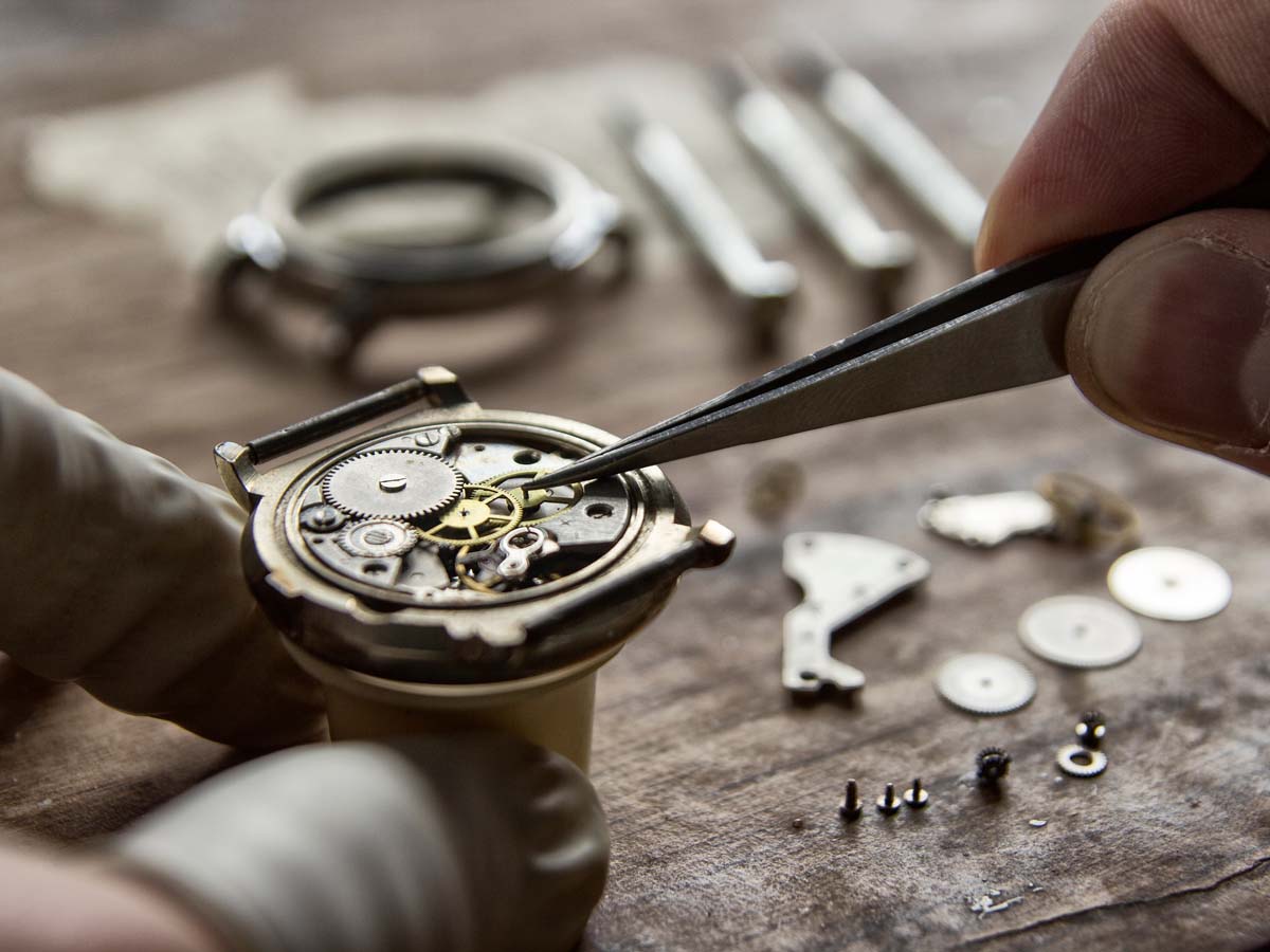Reparatur einer Uhr